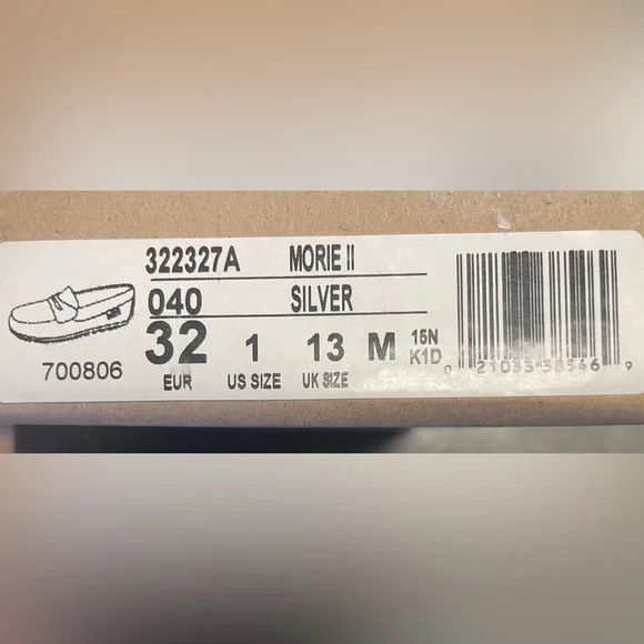 Girls Umi Leather Silver Loafers Size 1 New in Box - Picture 5 of 8